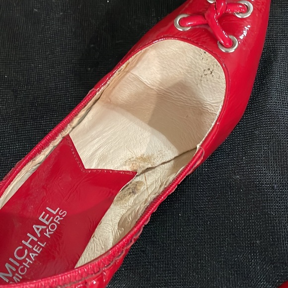 Red Michael Khors kitten heels - Picture 3 of 5